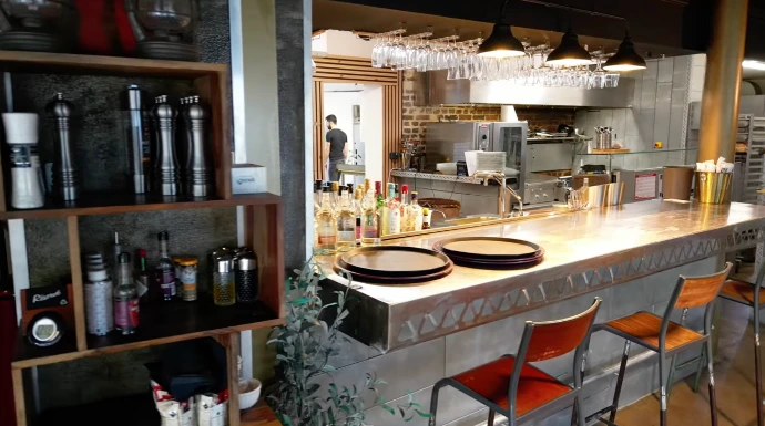 espace bar restaurant le loft cocktails et ambiance conviviale