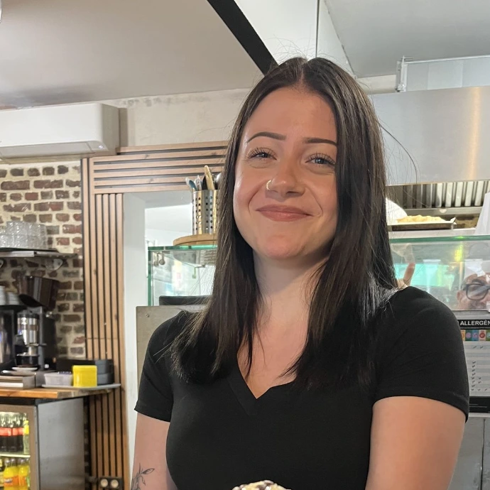 équipe en salle restaurant le loft service professionnel